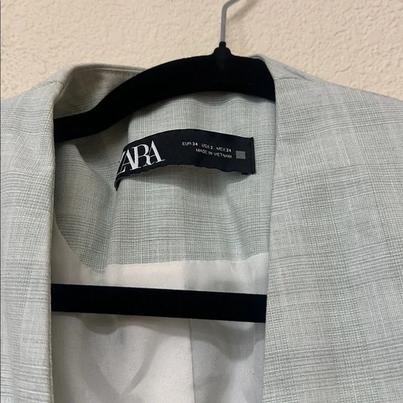 Zara womans Light sage green Plaid Suit Blazer & Trousers size XS - Picture 4 of 4